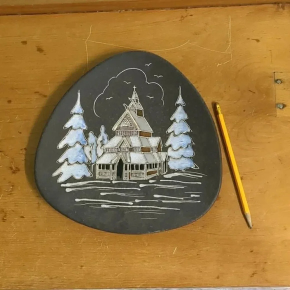 Arnold Wiig Decorative  Plate "Stavkirke" - Picture 1 of 4
